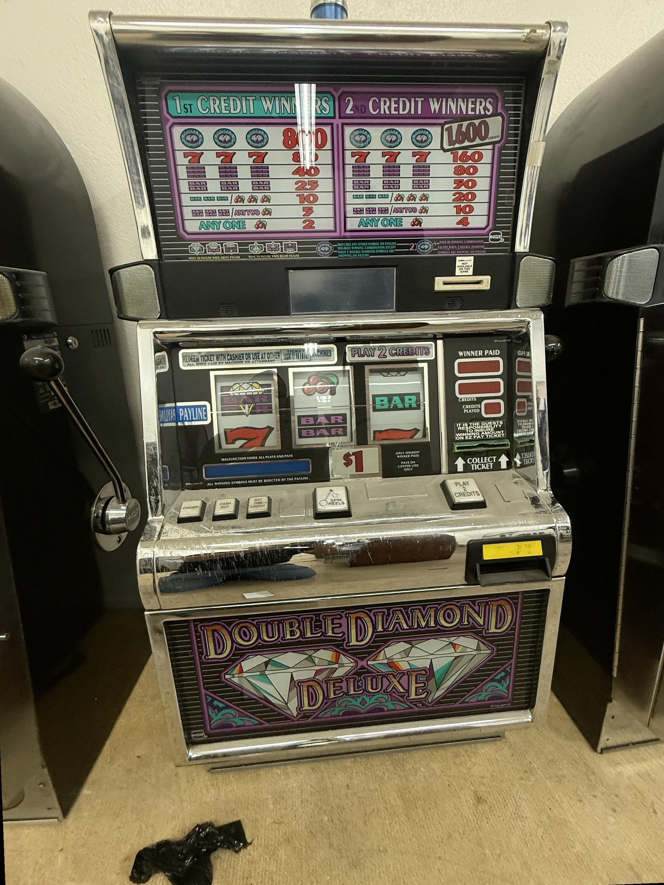 IGT S2000 Double Diamond Deluxe 3-Reel Machine